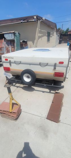 Camping trailer
