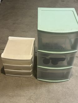 Plastic Drawers Lot 