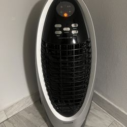 Honeywell CS10XE 300-CFM 3-Speed Indoor Portable Evaporative Cooler for 175-sq ft