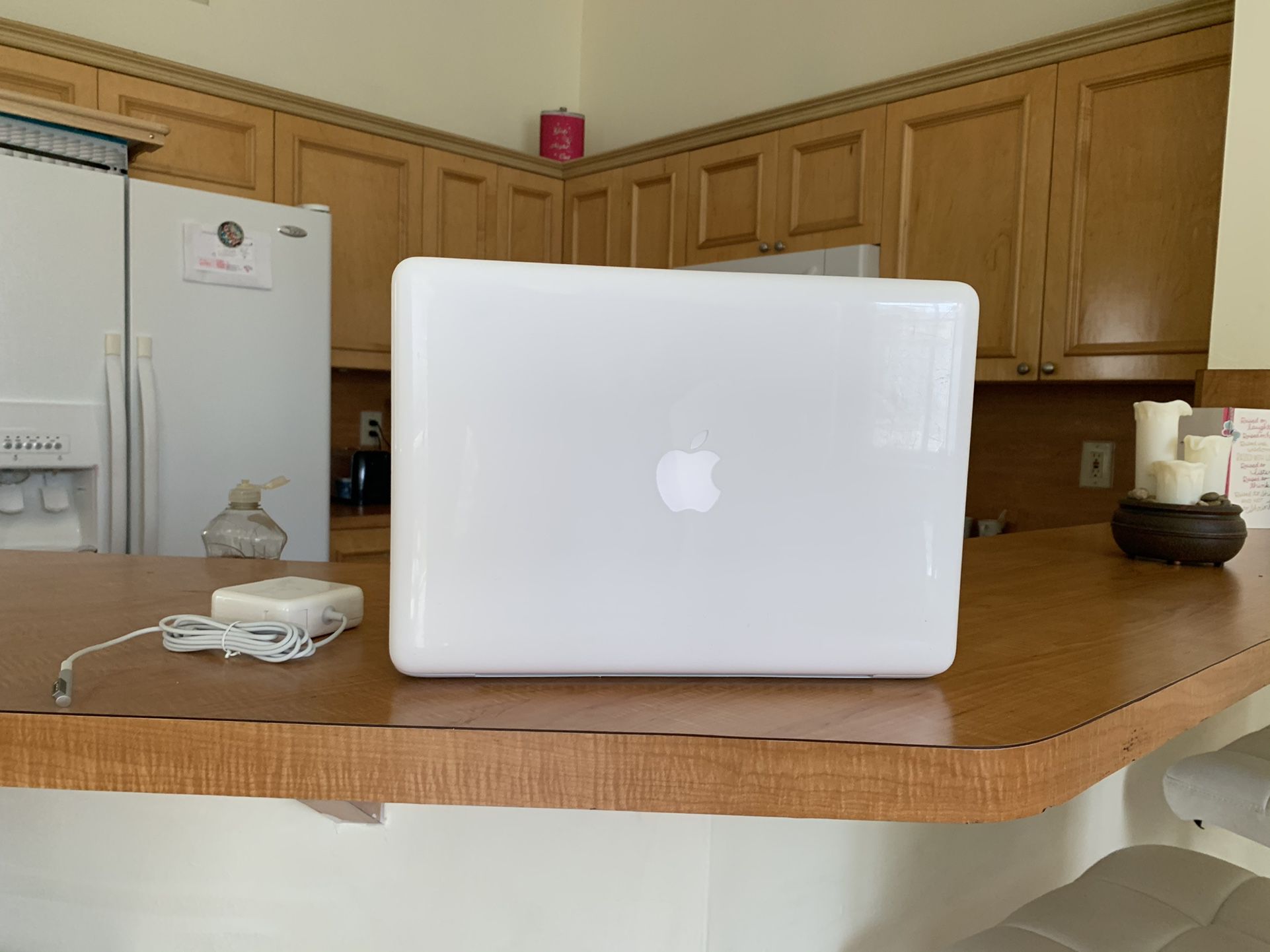 Apple MacBook Laptop 