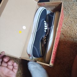 New Vans Black And White Men's 9.0