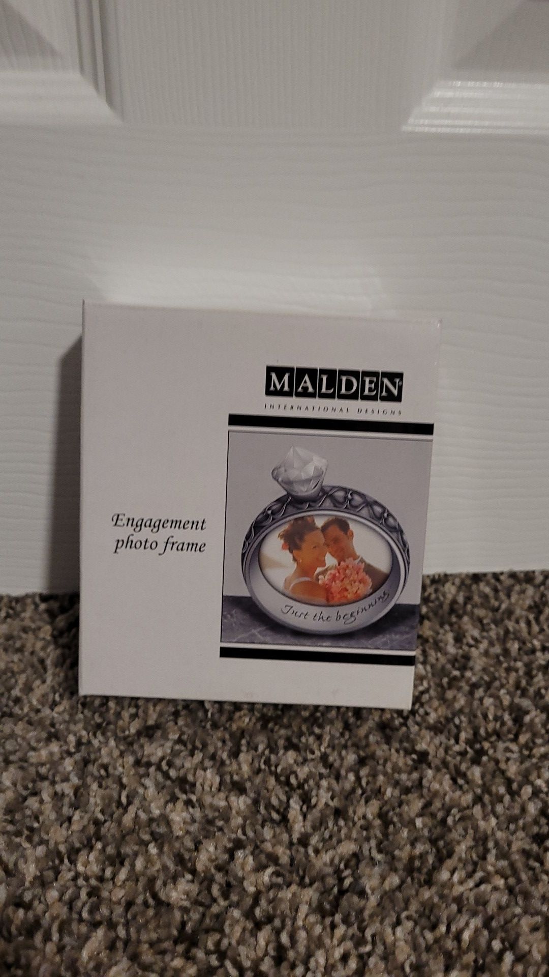 MALDEN Engagement photo frame