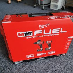 Milwaukee M18 Hammer Drill/Impact Combo Kit.