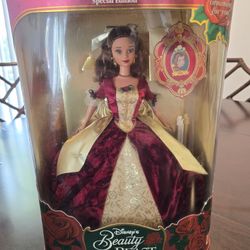 Disney's Beauty And The Beast Doll ( Holiday Princess Belle)