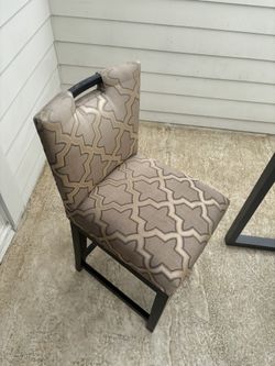Upholstered Pattern Chairs – Set of 4 (ROTATABLE)