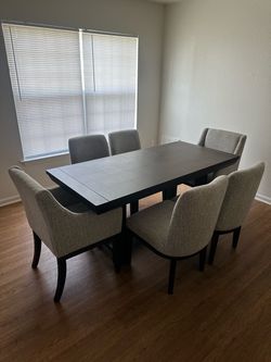 Extendable Dining Table Set