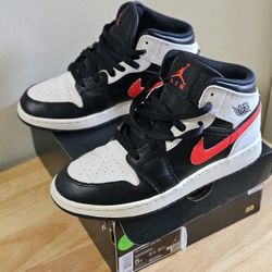 Air Jordan 1 MID (GS)
