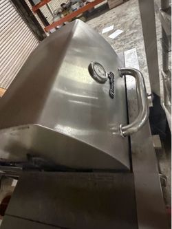 Char-Broil Gas Grill – Stainless Steel – Backyard / Patio BBQ