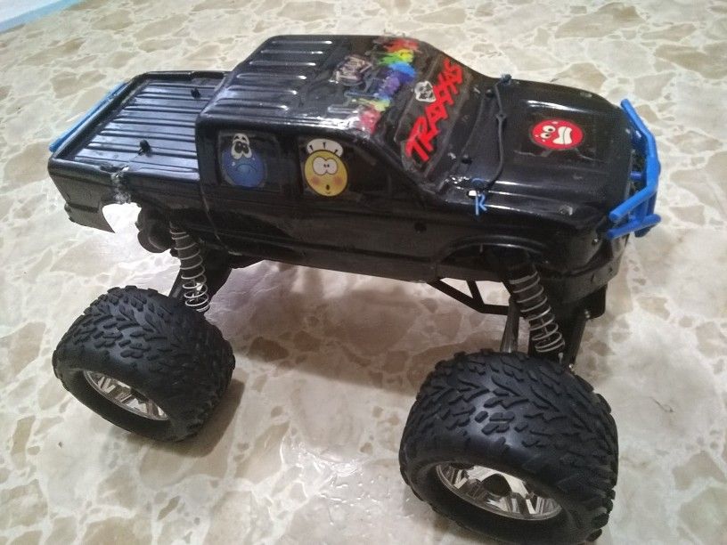 RC Traxxas Stampede In Good Condition 3s $300 With Charger No Battery