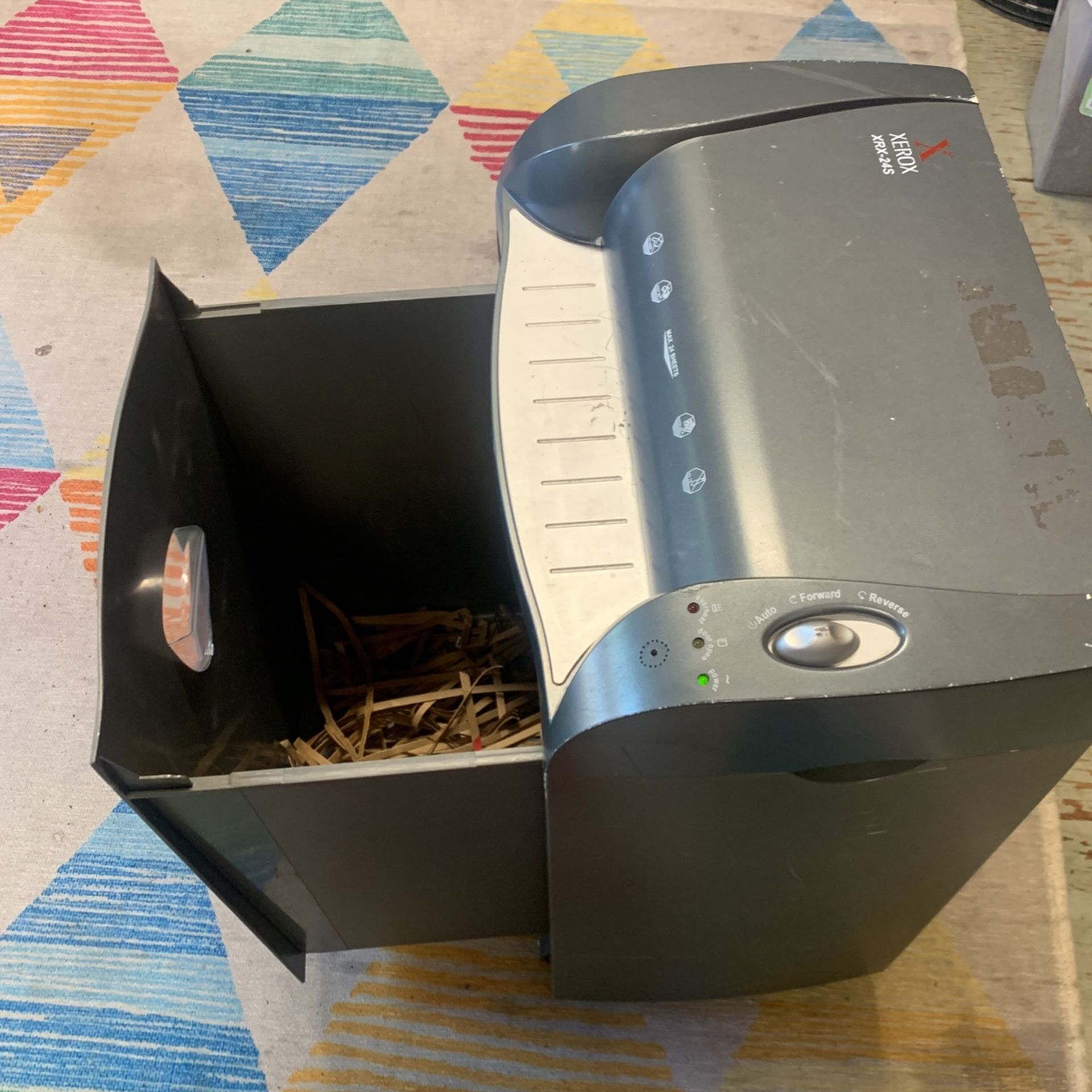 Xerox XRX-24S 24 Sheet Max Shredding Machine Paper Shredder