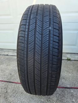 225/60R18 Michelin Primacy A/S tire