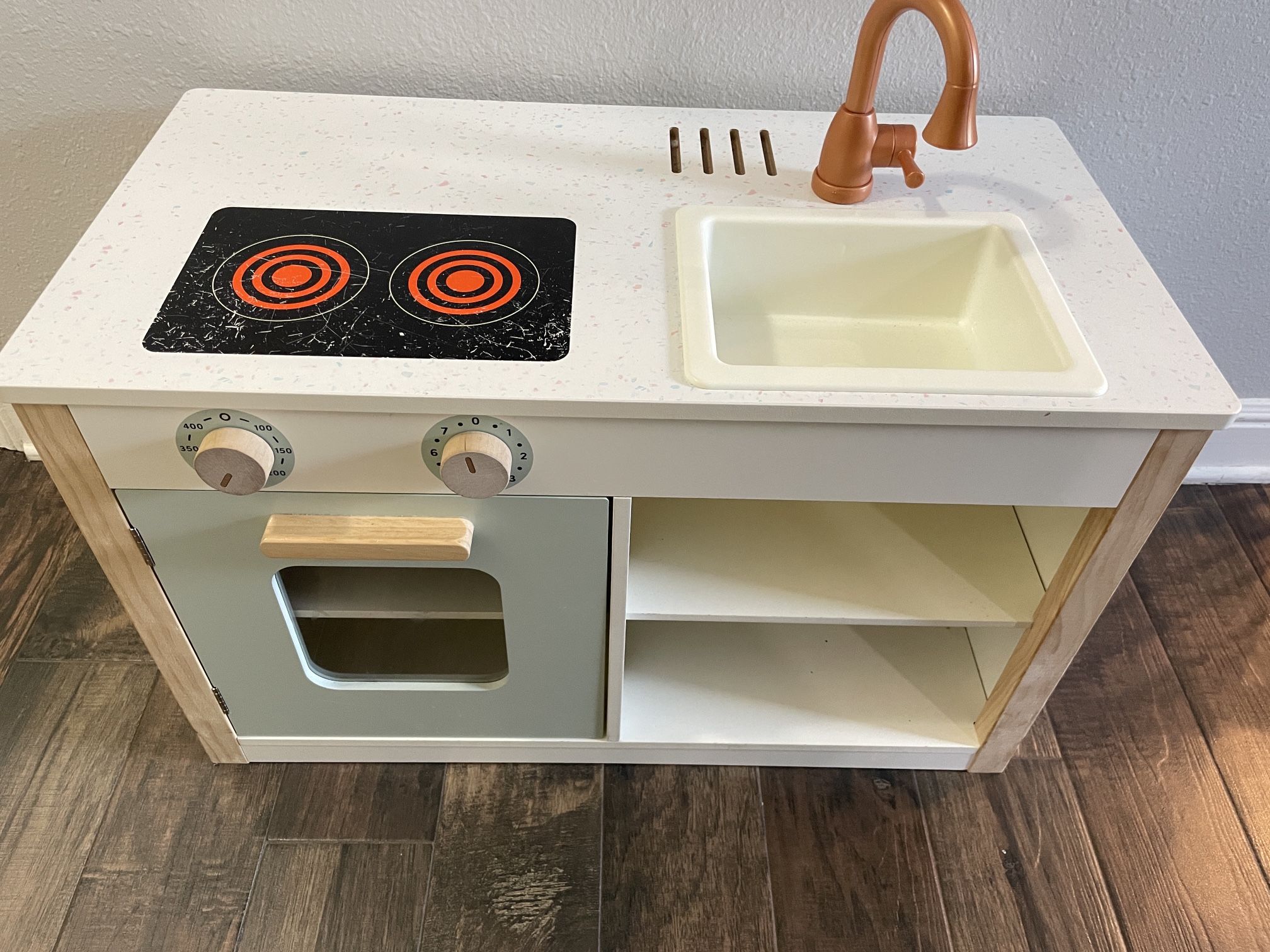 Play Kitchen
