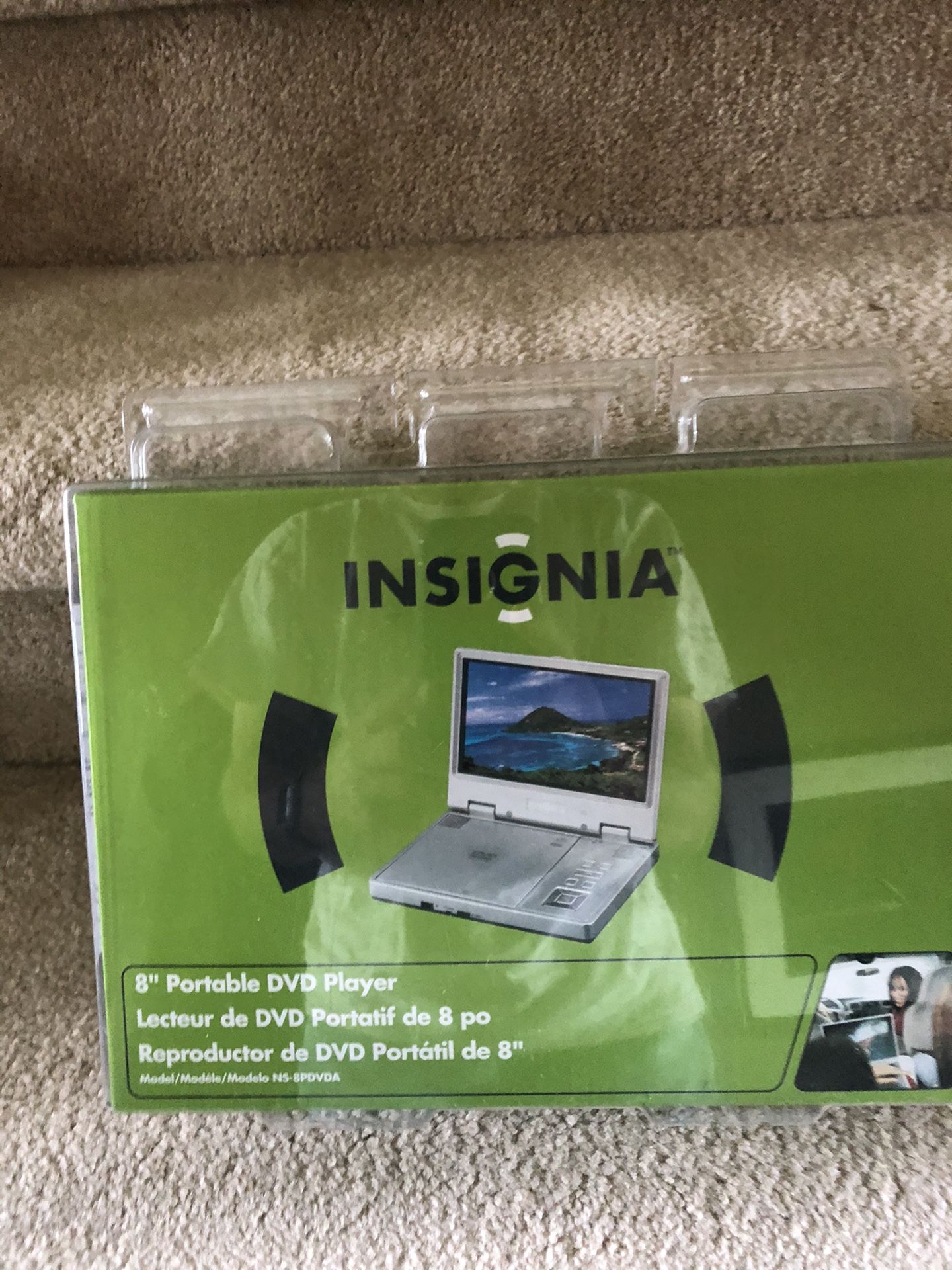 8 in Portable DVD player