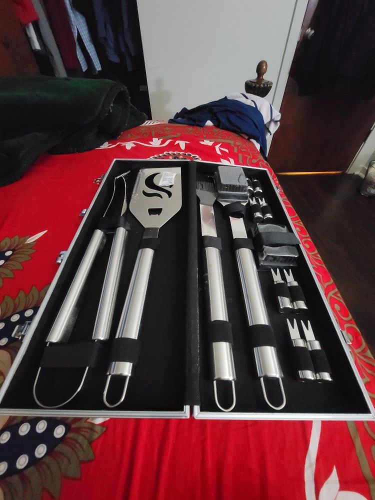 PREMIUM!! BRAND NEW Grill Spatula Set 💯