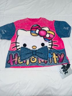 Hello Kitty print T-shirt. Size L