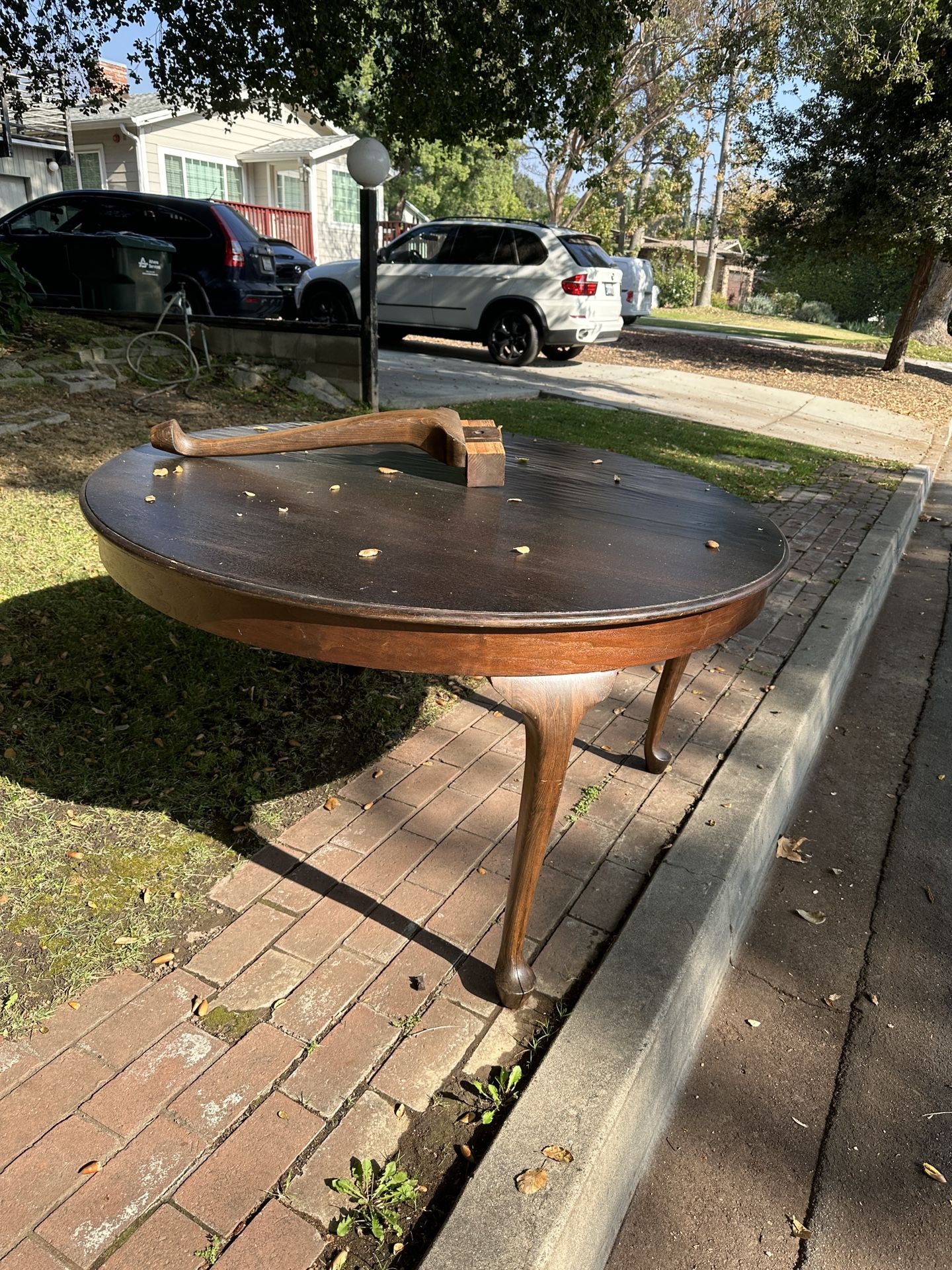 Table FREE Curbside