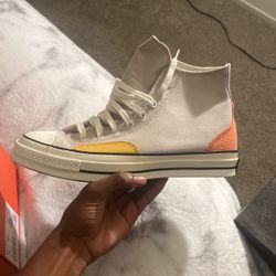 Converse size 9.5 Men