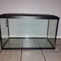 10 Gallon Fish Tank (VIEW IMAGES!)