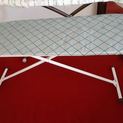 Ironing Board. Foldable. Excellent Condition 