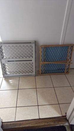 2 pet gates -$20