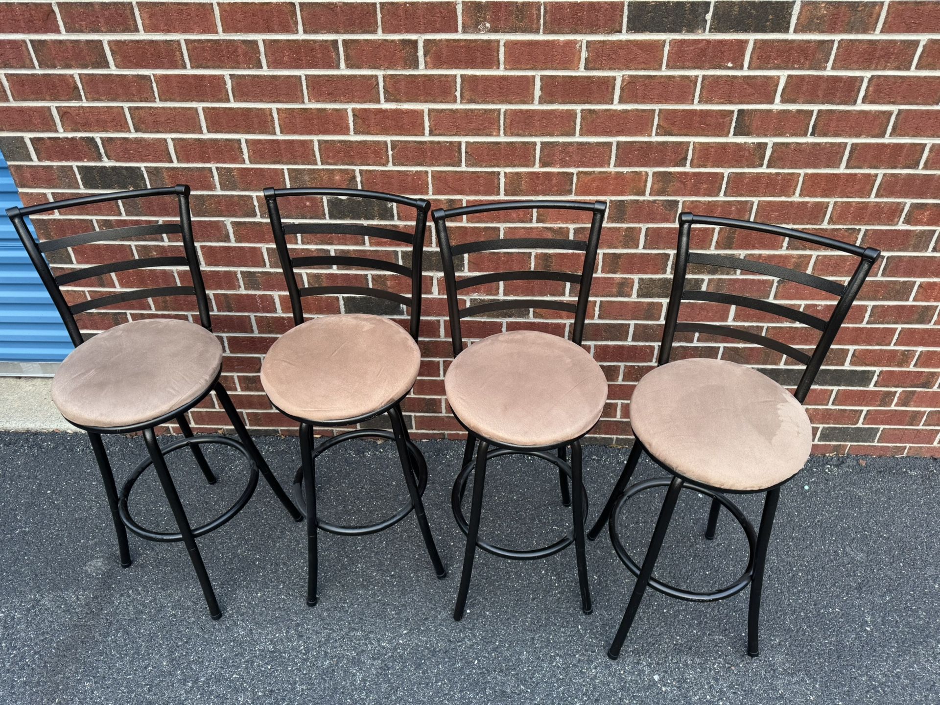 Bar Chairs, swivel bar stools.