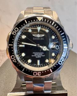 Invicta Pro Diver Men’s Quartz 200M Black Dial Stainless Steel Date Watch