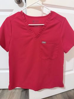 ❤️ XS/R Pop Red Catarina Figs Scrub top