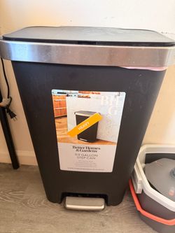 Trash can