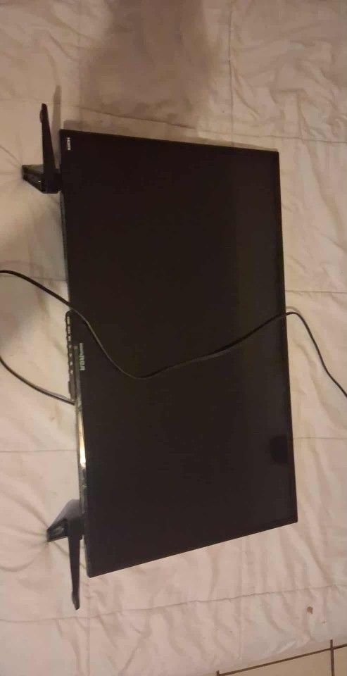 RCA 32-in TV Not Smart TV