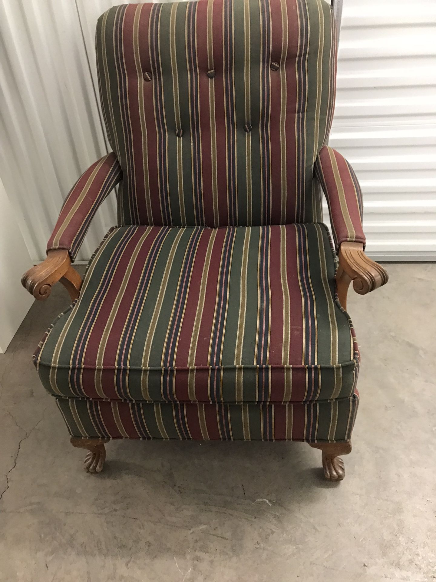 Antique Lr Chair  Strip Pattern