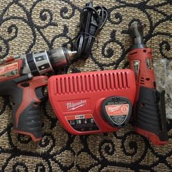 Milwaukee M12 Impact Wrench And Drill Combo Kit New Battery And Charger