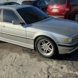 2001 BMW 740i