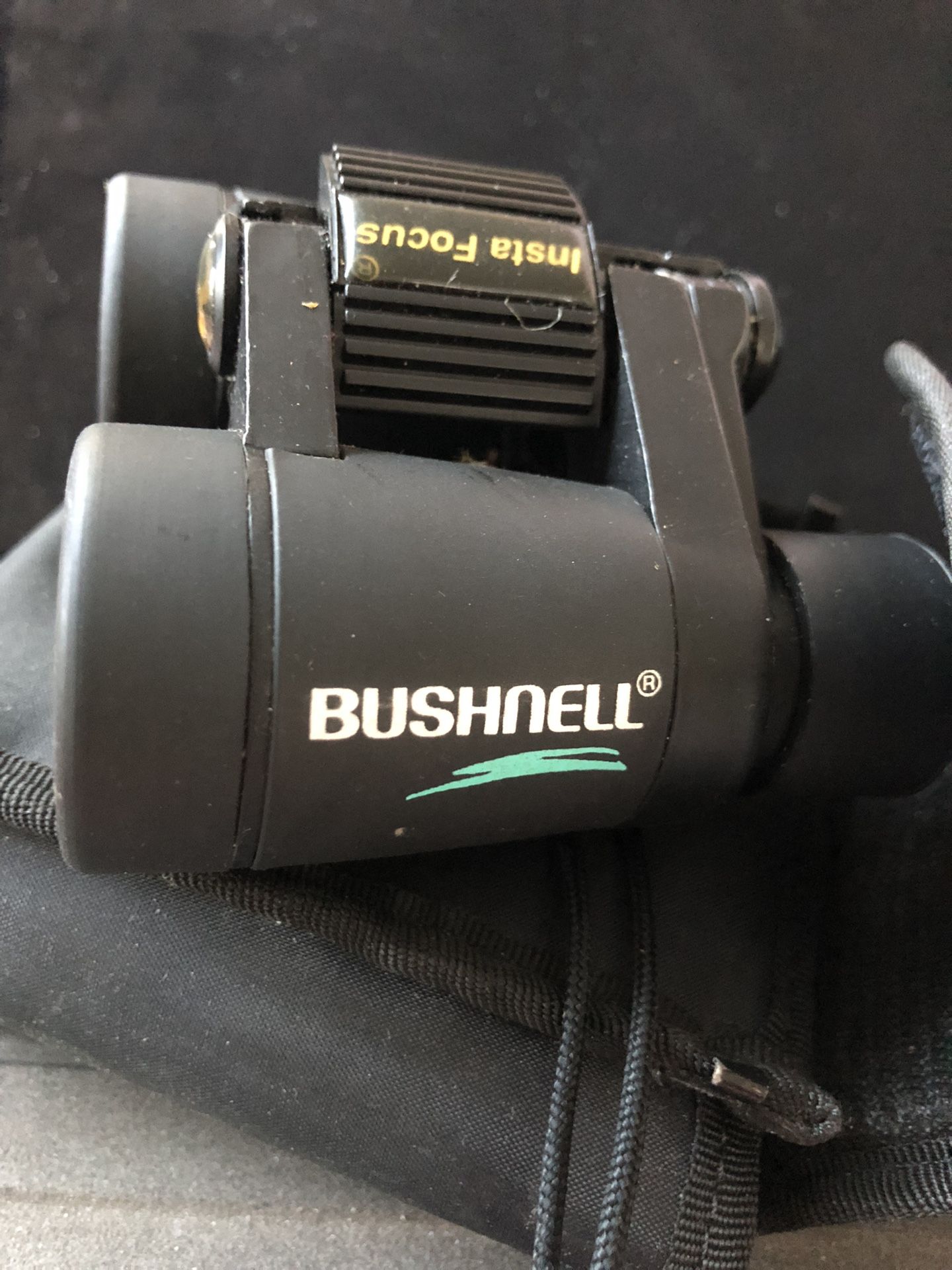 Bushnell Insta Focus 4X30 Power View Binoculars With Case