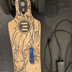 ⚡ Evolve Bamboo Electric Skateboard – Excellent Condition ⚡