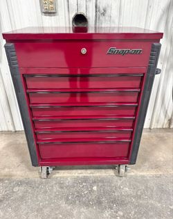 Snap-on Professional Rolling Tool Chest – Red