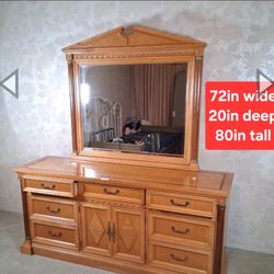 Stanley Furniture 9 drawer wood dresser  with Mirror
