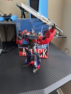 APC Toys Attack Prime Optimus Prime - Mint Condition with box and ALL accessories