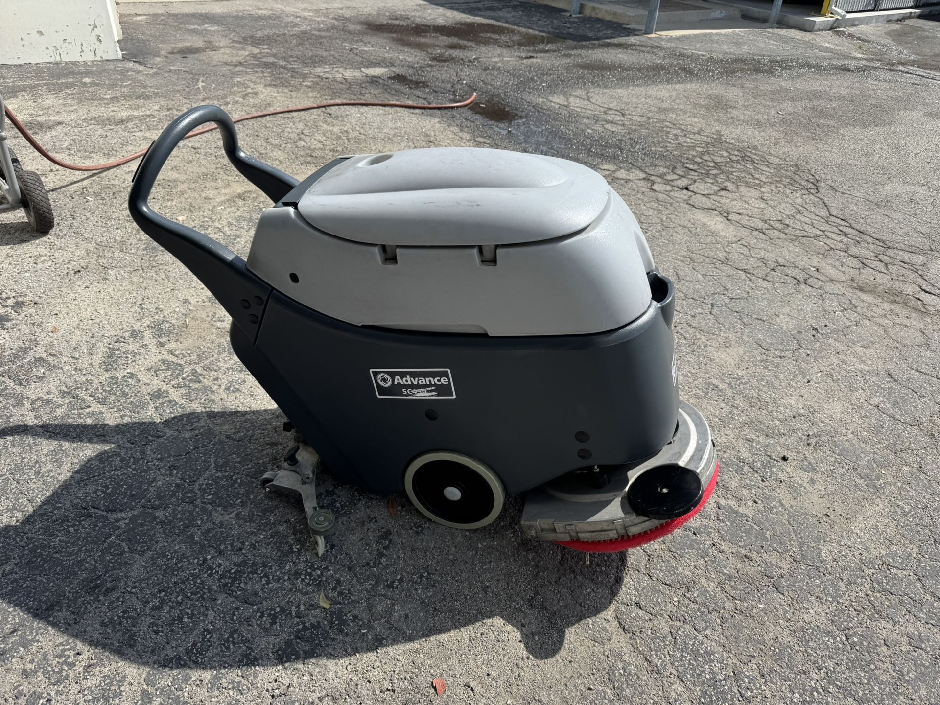 Advance SC450 - 20” Floor scrubber
