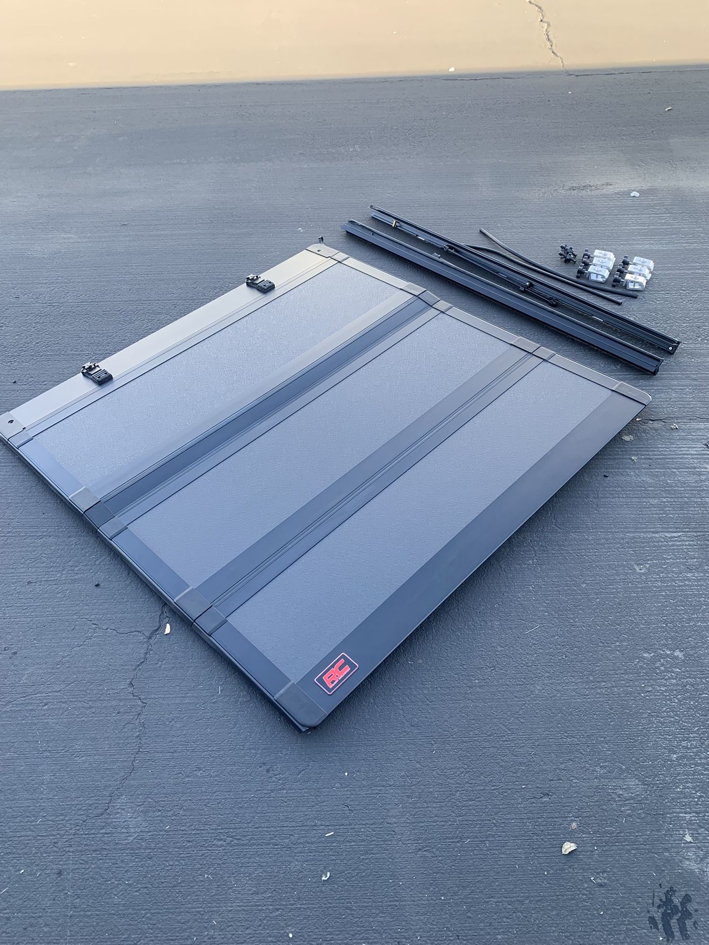 BRAIN NEW TRUCK BED COVER/ TONNEAU COVER FIT FORD MAVERICK 22-26