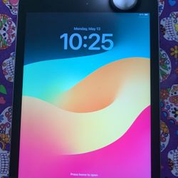 Apple iPad 6th Generation 128GB Unlocked Like New!