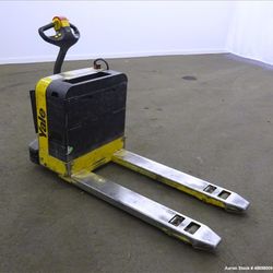 Yale Electric Pallet Truck