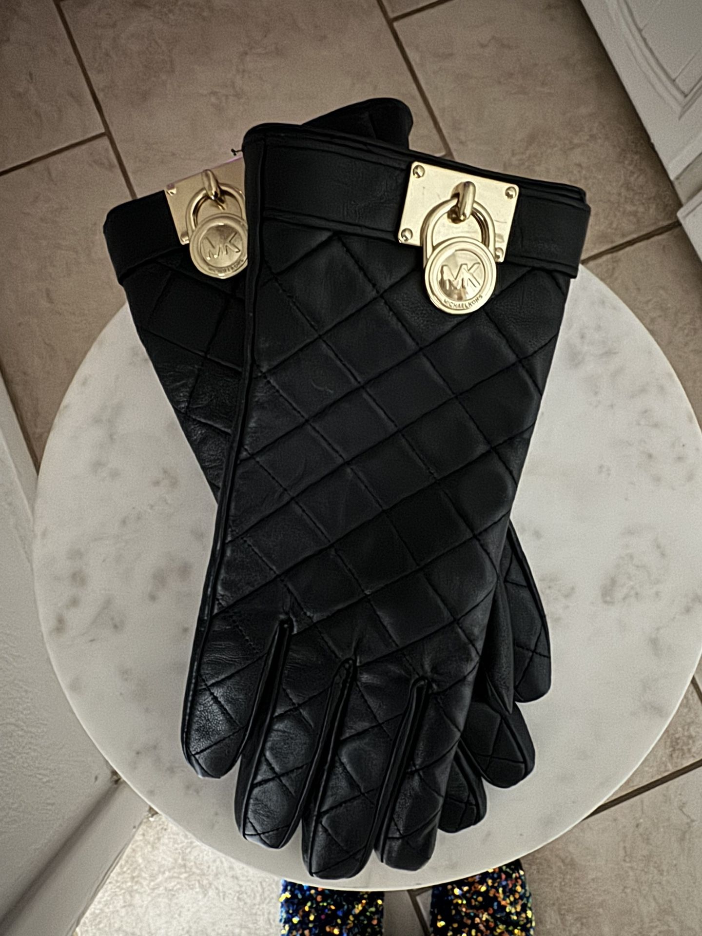 Ladies Leather Gloves