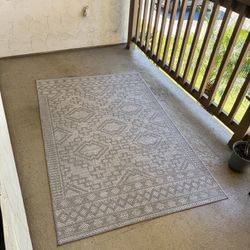 Outdoor Rug 4”x6”, Grey Tribal Print