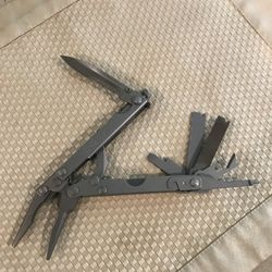  Rare Retired Kershaw KAI A100 Multi-Tool
