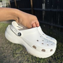 Crocs Classic Women’s Size 7 Platform Crush White Iconic Comfort Clog Slides