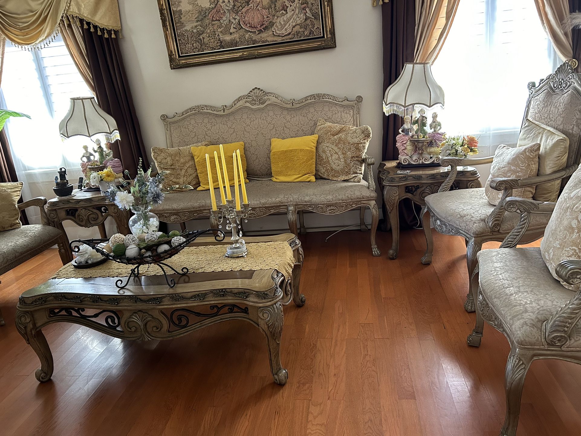Sofa Set  Y 4 Sillas