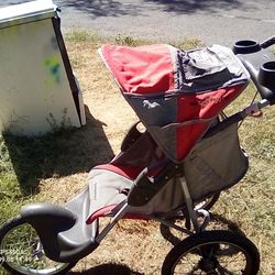 Expedition Jogging Stroller