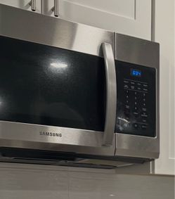 Samsung Stainless Steel Over-the-Range Microwave – 18 Months Usage