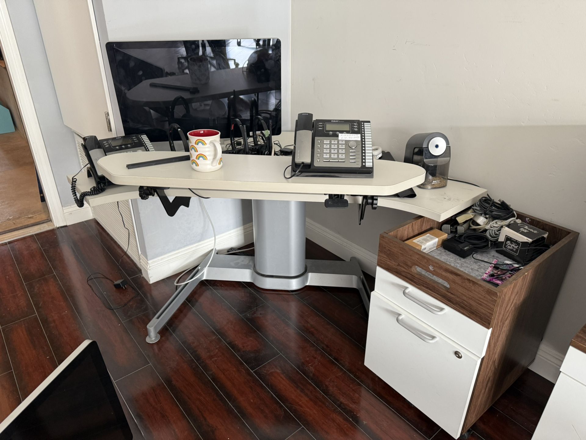 heavy Duty Standup Desk. Was Brand New 1200 Benn Using It Too Big For Office.