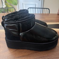 UGG Ultra Mini Platform Hi Shine Black Boot